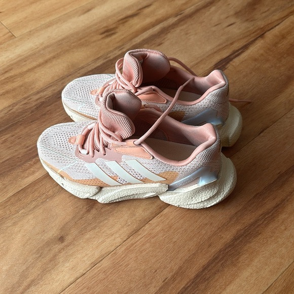 Adidas Jetboost Sneaker - Picture 2 of 8